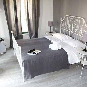 Camera con letto king size